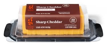 Good & Gather Sharp Cheddar Cracker Cut Cheese (10 oz, 30 ct)