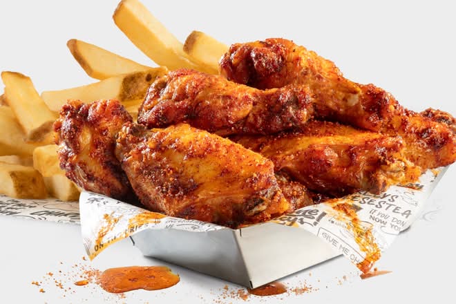 NASHVILLE HOT WINGS AND FRIES