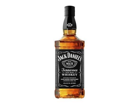 Jack Daniel's Old No.7 Tennessee Sour Mash Whiskey (750 ml)