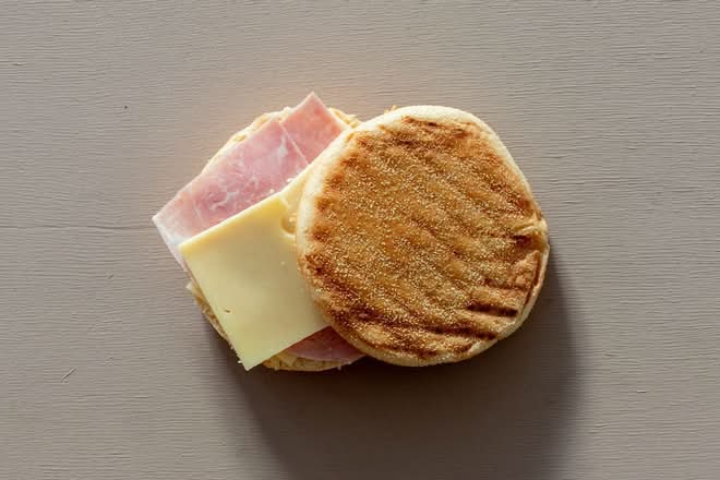 Muffin Toasté Ham & Cheese