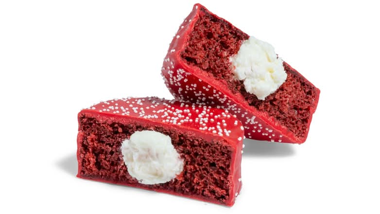 Red Velvet No Name Cake