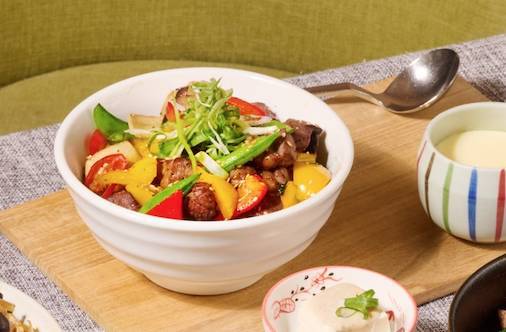 蒜香椒鹽骰子牛蓋飯
