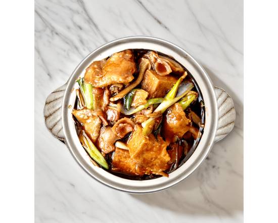 Braised Tofu with Fish Fillet and Bacon（班腩豆腐煲）