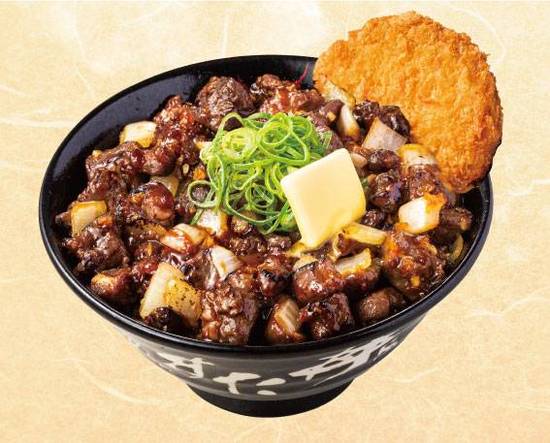 メンチカツ合盛り乱切り赤身牛コンボ丼