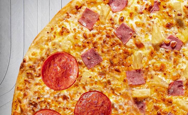 Pizza Mitad Pepperoni y Mitad Hawaiana