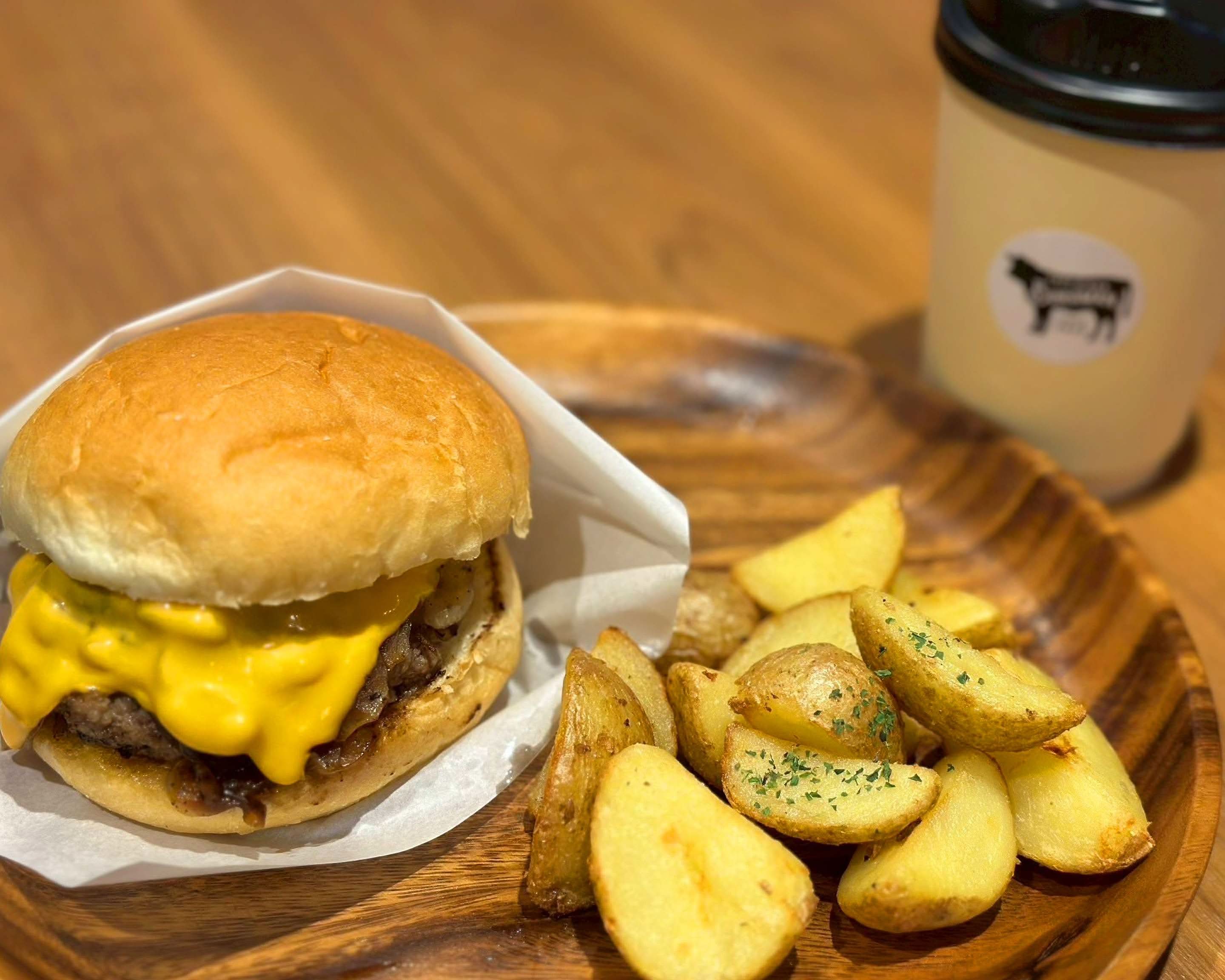 BURGMAN CAFEのメニュー| お得情報と値段 | 横浜 でデリバリー ・ 配達