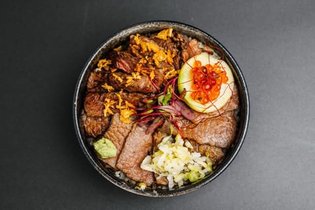 GOKUJO WAGYU RIB FINGER ONION DON (M9+)
