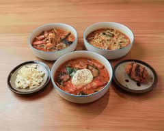 オマール海老出汁のスープカレー専門店 フレカレ Furekare　Spice Curry with French Broth & Local Gamagori Ingredients