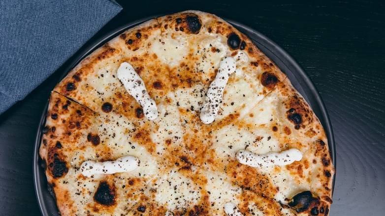 CACIO E PEPE PIZZA