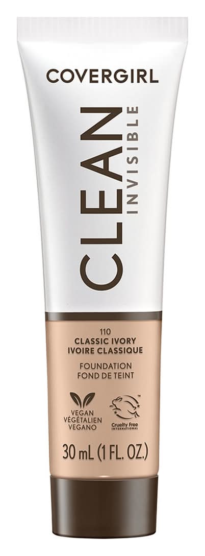 CoverGirl Clean Invisible Liquid Makeup, 110 Classic Ivory (1 fl oz)