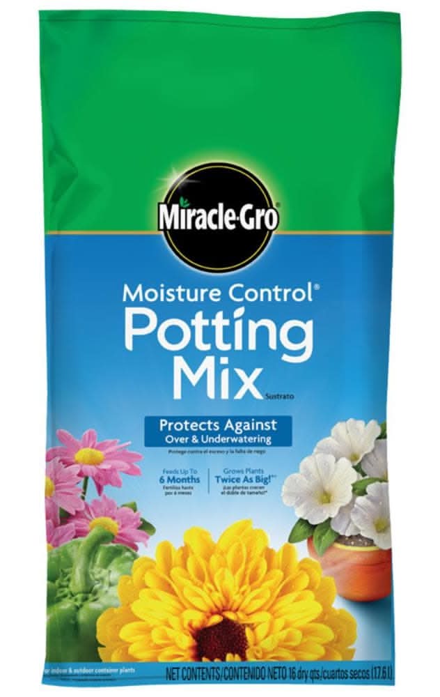 Miracle-Gro Moisture Control 16 Quart(s) All-purpose Potting soil mix