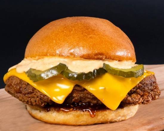 Que Chicken Classic Cheese Sandwich