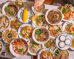 555 Boat Noodles Queen