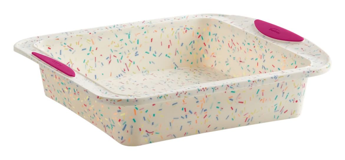 Trudeau Structure Cake Pan