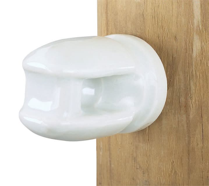Dare Line Insulators With Lag Bolt White