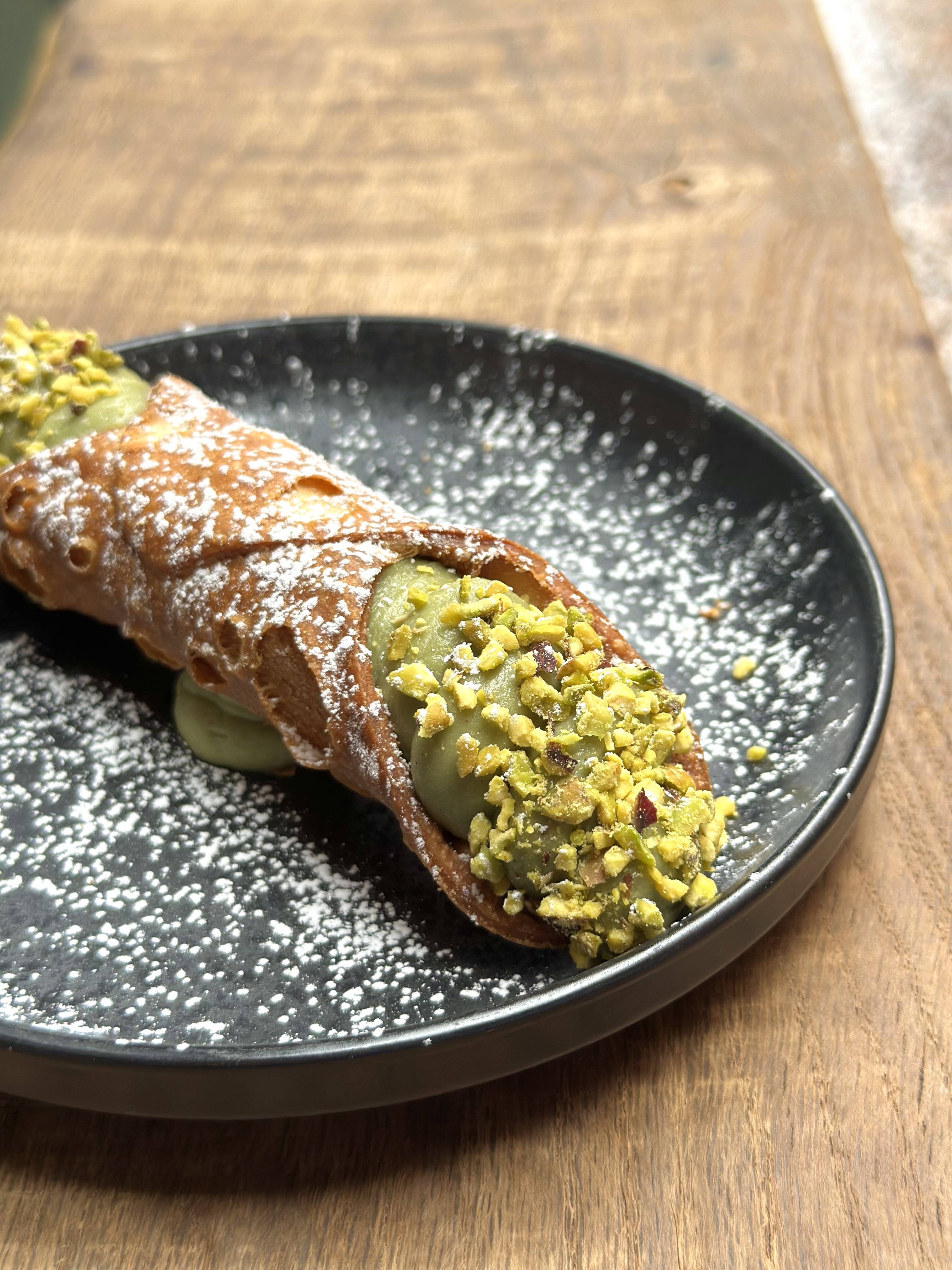 Cannolo pistache 🌿