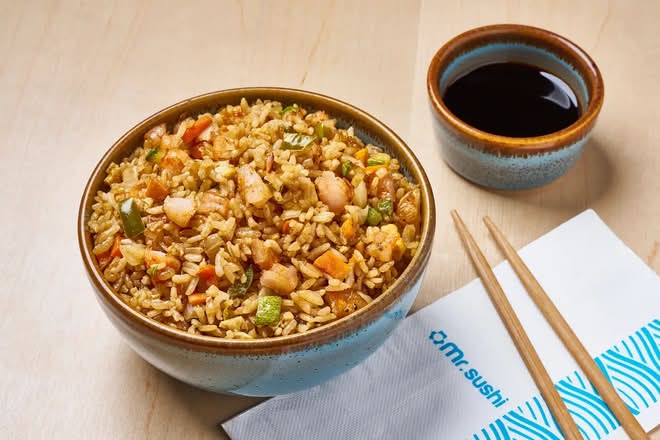 Yakimeshi Camarón - Arroz Salteado con Camarones y Verduras