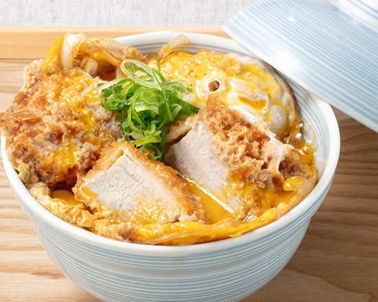 とろける柔らかさ！ヒレ3枚かつ丼 Meltingly Tender! 3-Piece Pork Fillet Katsudon