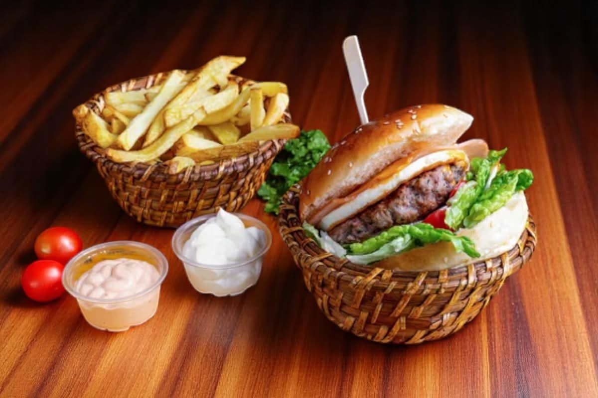 🍔  🍟  Bacon burger