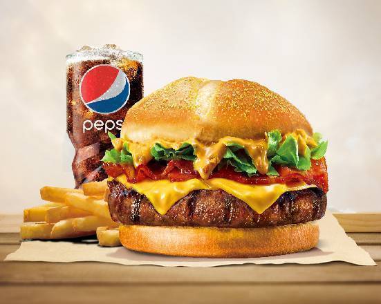 花生培根安格斯牛肉堡 Angus Beef Burger with Bacon and Peanut Butter