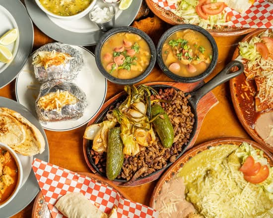 La Hacienda Buffet Botanero Banda (El Paso)