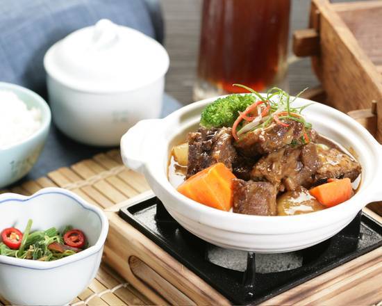紅燒牛腩 Braised Beef Sirloin Rice