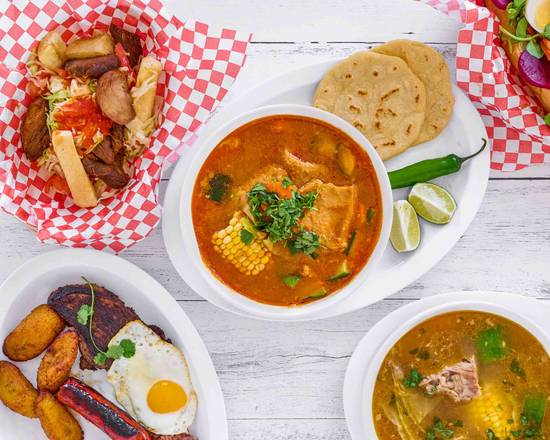 RESTAURANTE SALVADORENO LA FAMILIA