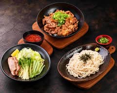 【極ウマつけ麺と炒飯と焼肉丼のお店】りょうま