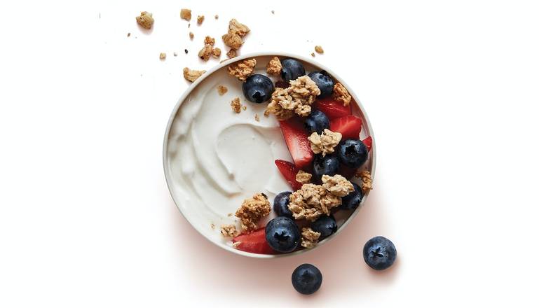 Yogurt|Mixed Berries & Granola Parfait
