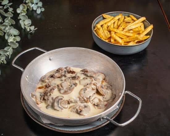 Hambúrguer Angus com Natas e Cogumelos