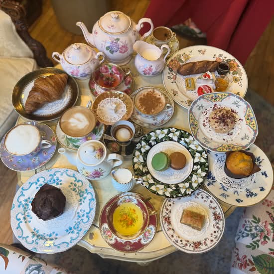 La Belle Tasse (836 2nd Avenue)