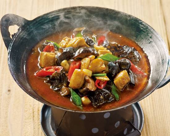 干鍋嫩雞雲耳 Stir-Fried Tender Chicken with Black Fungus
