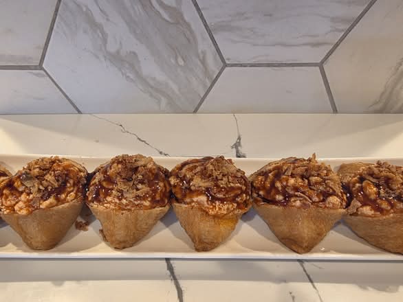 Spicy Salmon Inari (1pc)