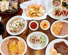 Lo De Luiggi (654 Calle José Ramón Figueroa Villamil)