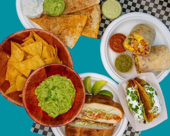 Studio Tacos (11723 Moorpark St)