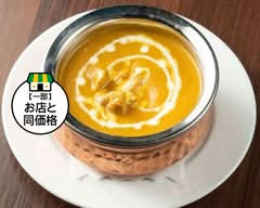 バターチキンとチーズナンがおすすめ インドカレーSUN&MOON Asian