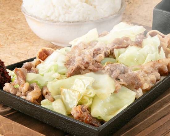牛カルビの旨辛みそ鉄板焼き ごはん付き  Spicy Miso Beef Kalbi Griddle Stir-Fry with Rice