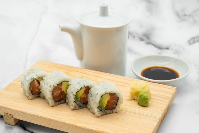 Salmon Roll Platter (32 pcs)