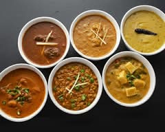 THE PAKUU Indian Restaurant ザ パク インド料理