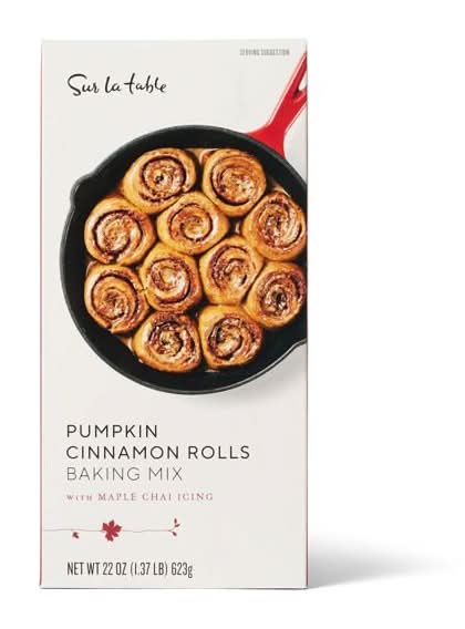 Sur la table Pumpkin Cinnamon Rolls Mix Brown 22 oz.