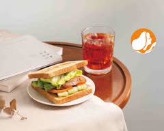 Louisa 路易莎 淡水捷運