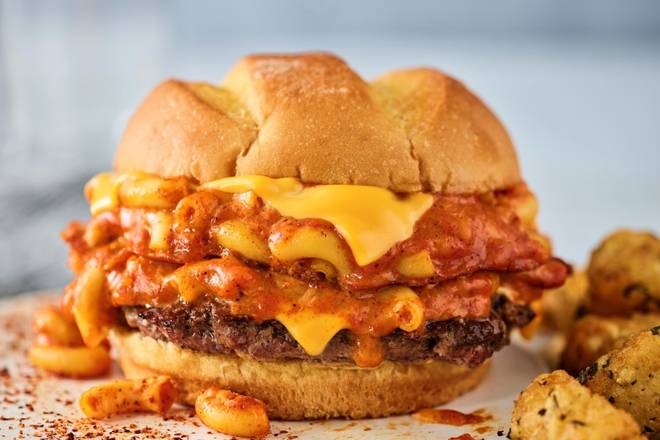 SCORCHIN' HOT MAC & CHEESE BURGER