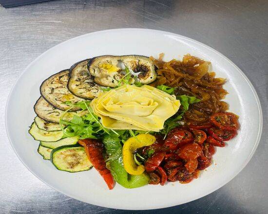 Assiette de légumes frais grillés maison🥘