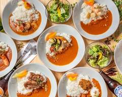 欧風カレーPLUS プリュス Curry Restaurant PLUS