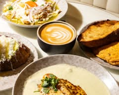 AMAND Café & Bistro At Brickell Key