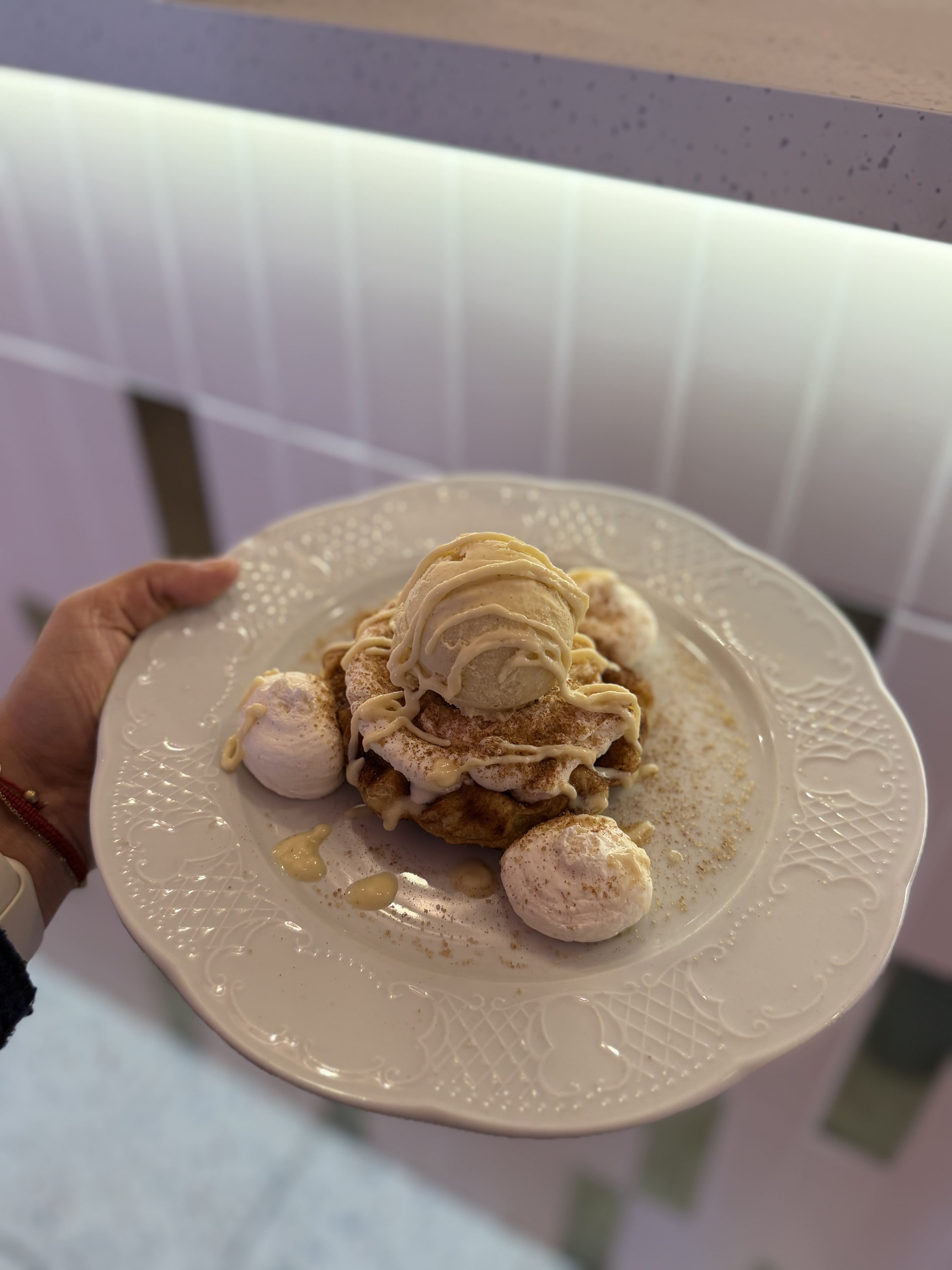 Cinnacroffle rolls