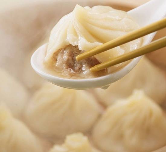 Juicy Pork Dumplings (8) 小笼包 (8)