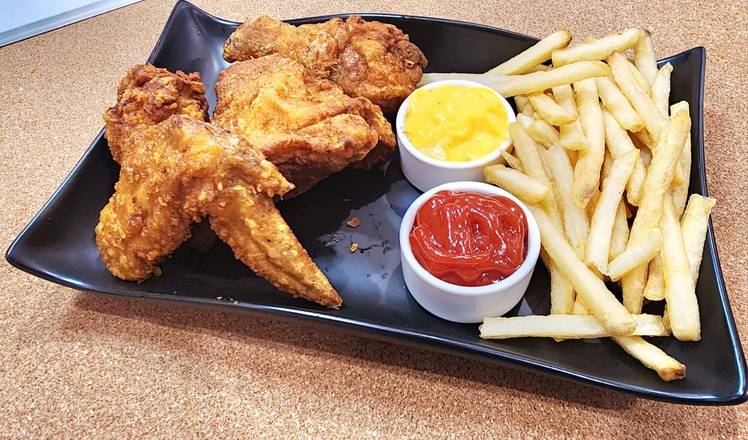 3 Piece Chicken Combo *Sweet Potato Pie Included*