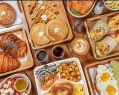 Phin Cafe & Eatery (1623 Ridge Avenue)