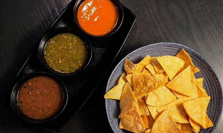 SALSA FLIGHT & CHIPS